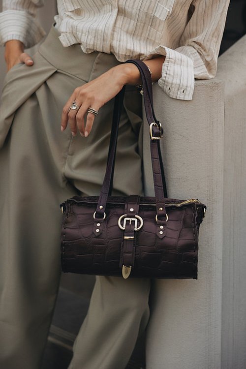 Endlessly barrel bag dark plum