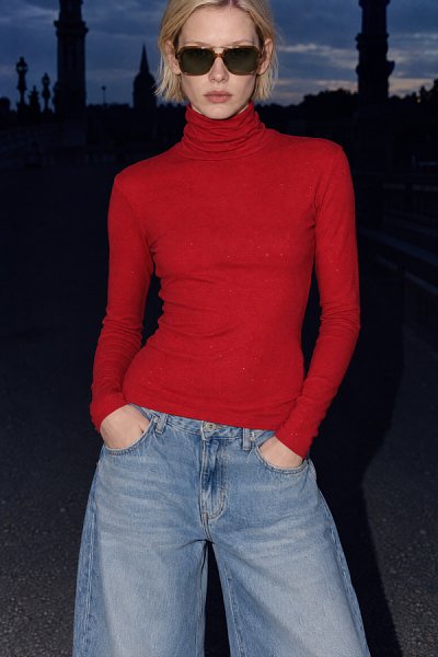 Nelly turtleneck red