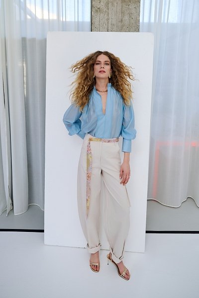 Sore white cargo pants