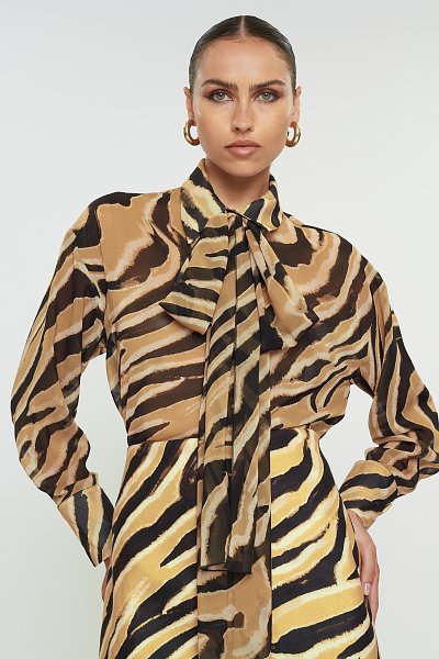 Mila shirt caramel zebra