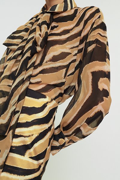 Mila shirt caramel zebra