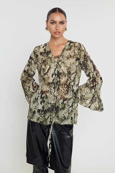 Estelle shirt olive snake