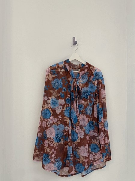 Brown blossom shirt